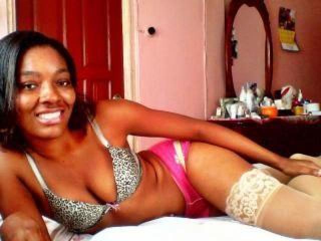 v-afrikanki-s-volosat-konchit-kak-trahnut-korolevu-natashu