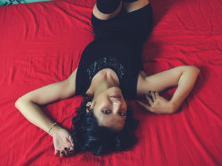 AmethystCharm - Live cam hard avec cette Très belle beauté à la poitrine parfaitement proportionnée  