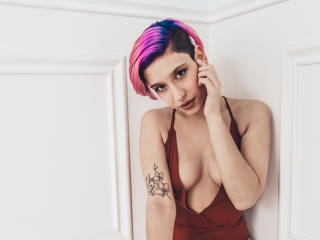 Foto de perfil sexy da modelo AngellinaSinner, para um live show muito quente!