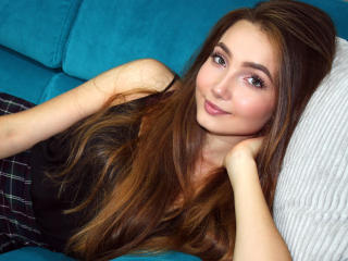 Foto de perfil sexy da modelo FlirtyKittyS, para um live show muito quente!